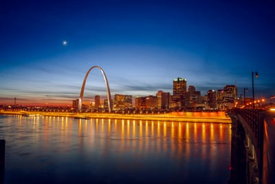 St. Louis has lost 30% of its people since 1990, but the region around it hasn't